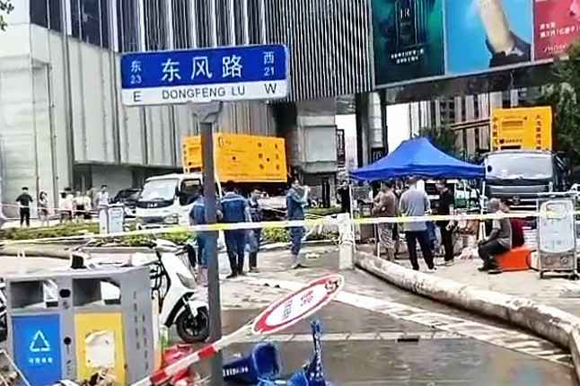 南昌富贵社会责任项目有限公司排涝突击队在排涝现场